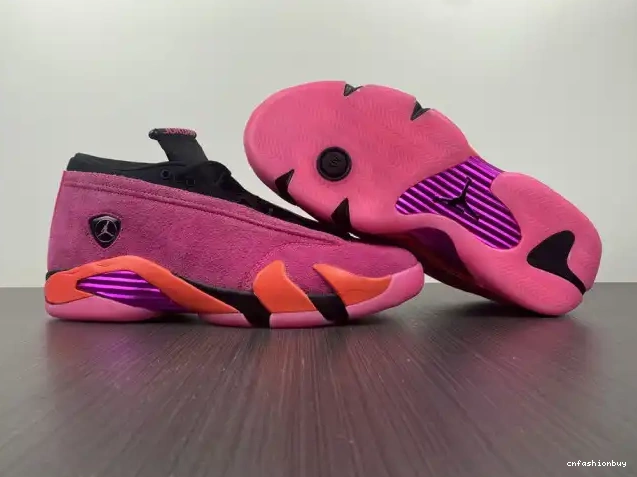 Shocking Retro Low (W) 14 Pink Jordan DH4121-600 0427